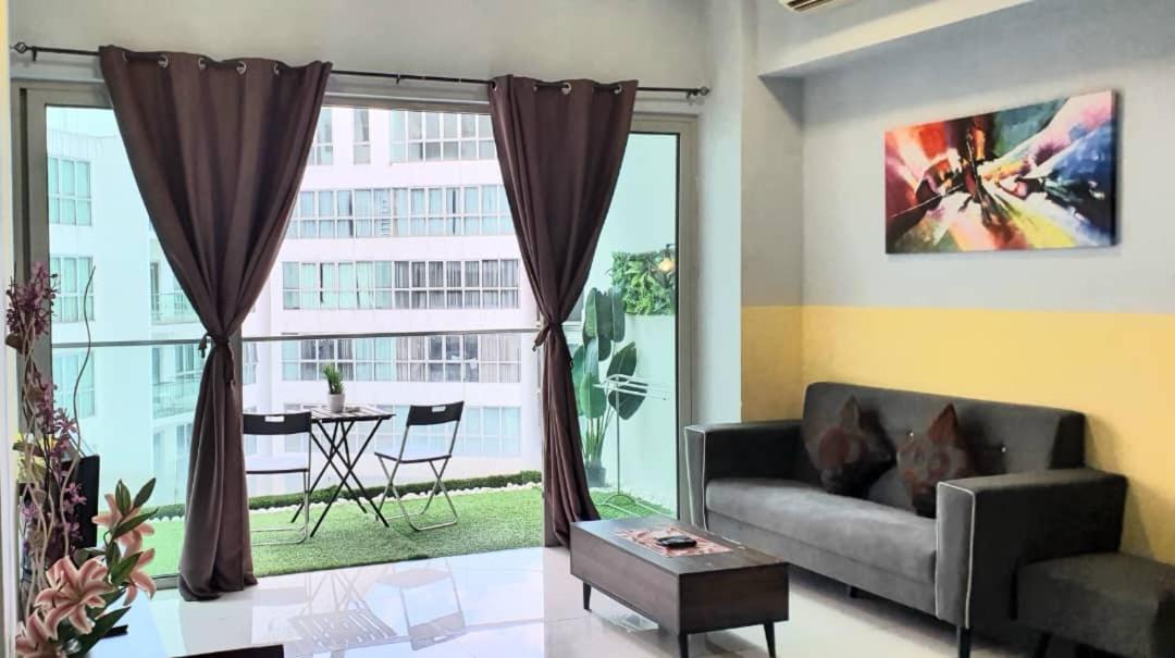 Regalia Suites With Infinity Pool Klcc By Staycation Homes Kuala Lumpur Exterior foto