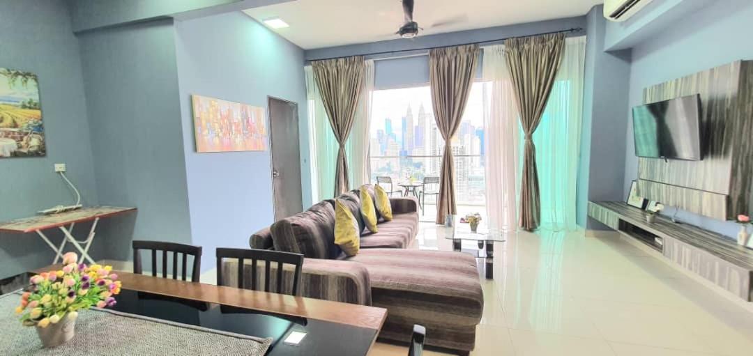 Regalia Suites With Infinity Pool Klcc By Staycation Homes Kuala Lumpur Exterior foto