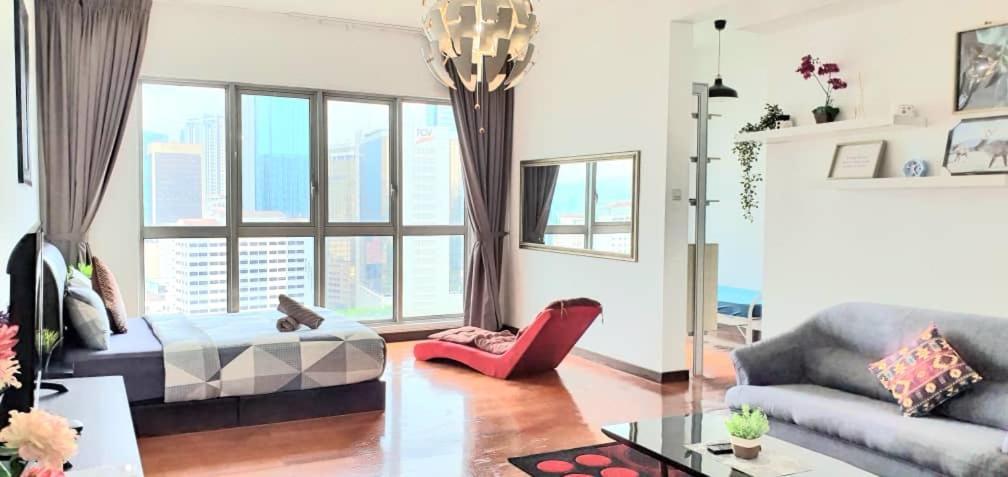 Regalia Suites With Infinity Pool Klcc By Staycation Homes Kuala Lumpur Exterior foto