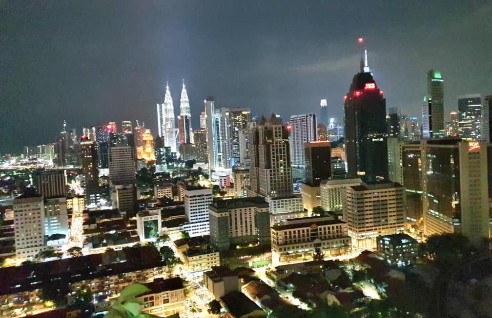 Regalia Suites With Infinity Pool Klcc By Staycation Homes Kuala Lumpur Exterior foto